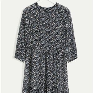 NWT - Tiered printed Midi Dress Lined. Size Large